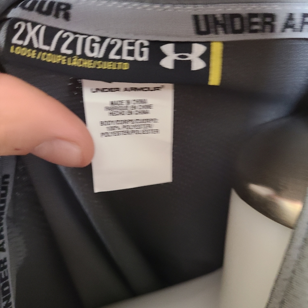 Under Armour moisture wicking sweatshirt - Picture 7 of 7